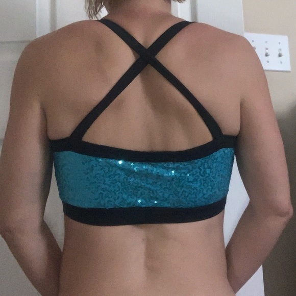 Lot of sparkly dance wear - Picture 9 of 9